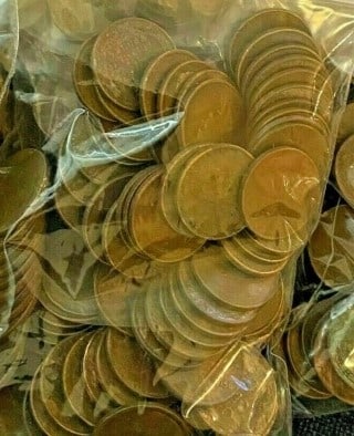 A Bag of (100 unsearched Lincoln Wheat Cents: An unsearched bag counted from large hoard into parcels of 100 pcs.