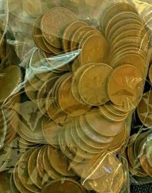 A Bag of (100 unsearched Lincoln Wheat Cents: An unsearched bag counted from large hoard into parcels of 100 pcs.