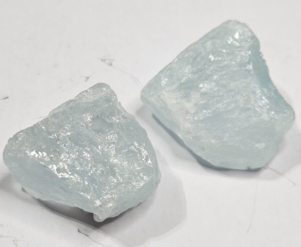 93.95 tcw. Natural Gem Grade Aqua Marine Parcel: Item is the exact item in the image - Bidder is responsible for all value and grade determination -