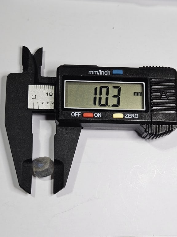 3.45 ct. Natural Labradorite Gemstone - 3