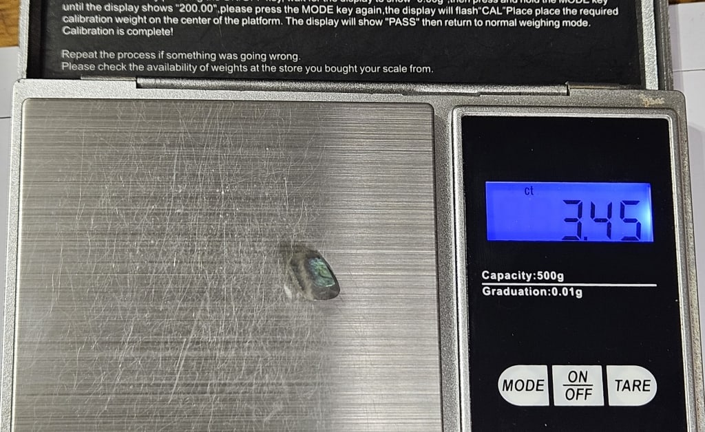 3.45 ct. Natural Labradorite Gemstone - 4