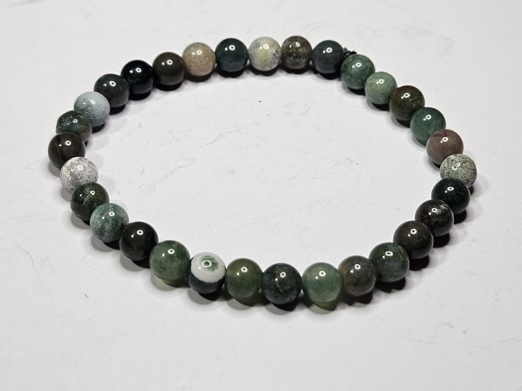 8 mm Serpentine Stretchy Bracelet: Item is the exact item in image - Bidder is responsible for all value and grade determination - Please review all terms prior to placing any bids- Any bid is an agreement to all terms and