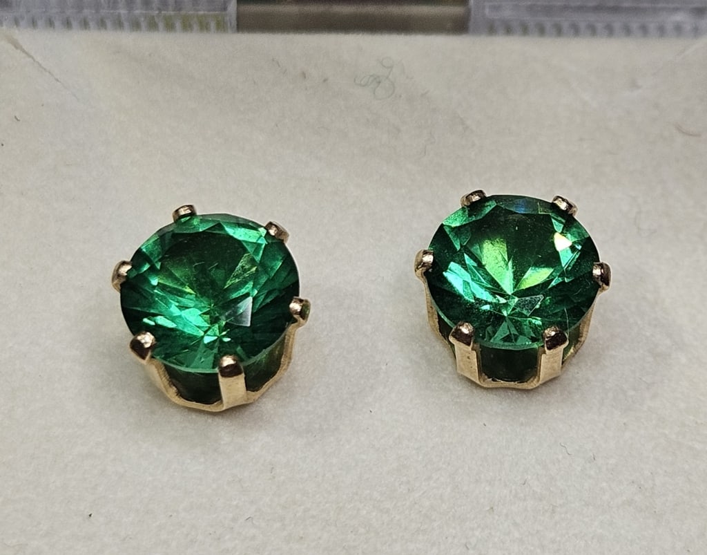 14k YG Mt. St. Helens Obsidianite Earrings: Item is the exact item in image - Bidder is responsible for all value and grade determination - Please review all terms prior to placing any bids- Any bid is an agreement to all terms and