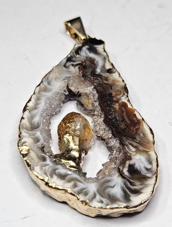 Fine Agate Slab w/Citrine Center Stone Pendant (1 of 6)