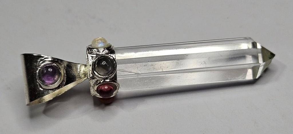 Chakra Quartz Pendant Pint in Silver - 2