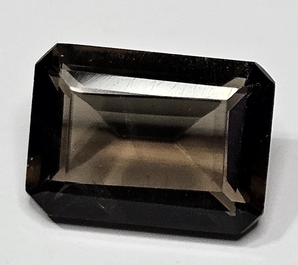 7.05 ct. Natural Rectangle Cut Smoky Quartz Gem (1 of 4)