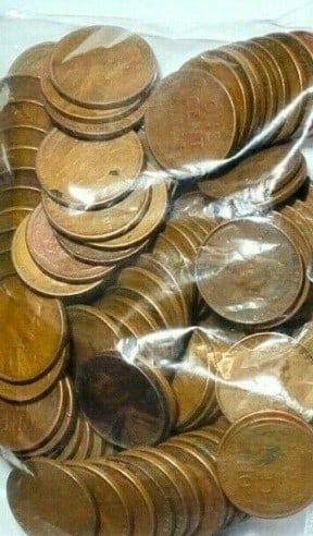 Bag of 100 pcs. Random Date Wheat Cents: An unsearched bag counted from large hoard into parcels of 100 pcs. WInning bidder wins ONE bag of 100 coins.