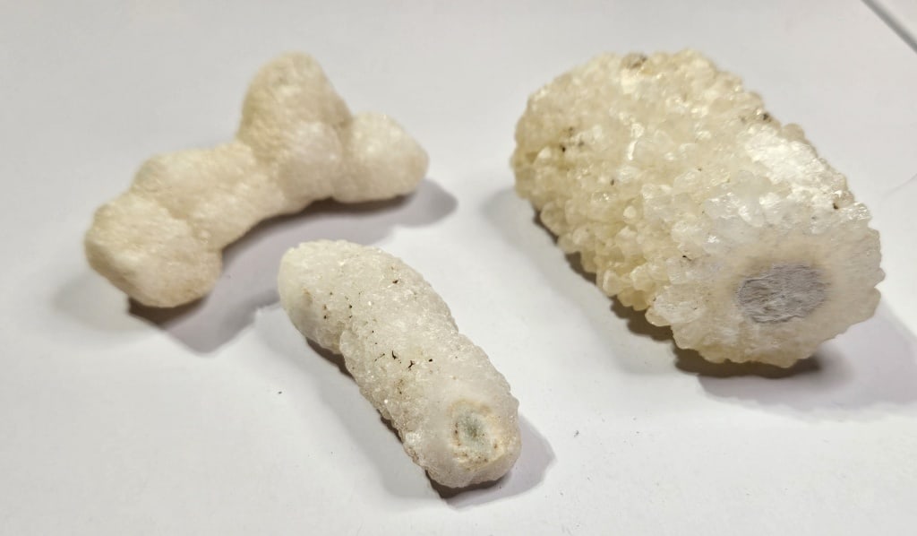 113.93 gram Spirit Quartz Stalactite Lot: Item is the exact item in the image- Bidder is responsible for all value and grade determination -