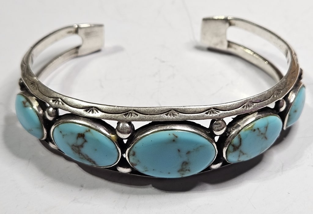Vintage Navajo Turquoise Bracelet: Item is the exact item in the image- Bidder is responsible for all value and grade dtermination - Please review all terms and conditions prior to placing any bids-