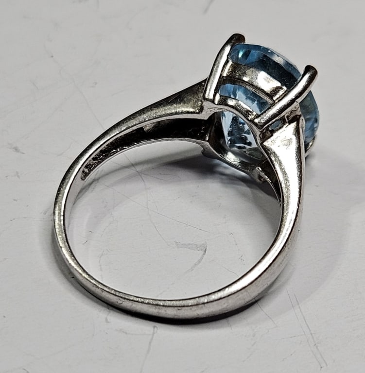 Sterling Silver Blue Topaz Ring - 2