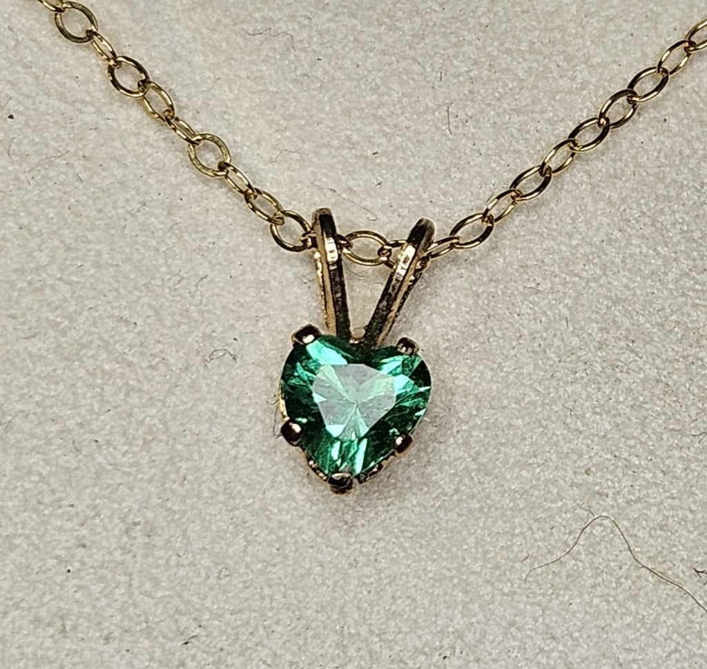 14k YG Mt. St. Helen Obsidianite Pendant: Item is the exact item in image - Bidder is responsible for all value and grade determination - Please review all terms prior to placing any bids- Any bid is an agreement to all terms and