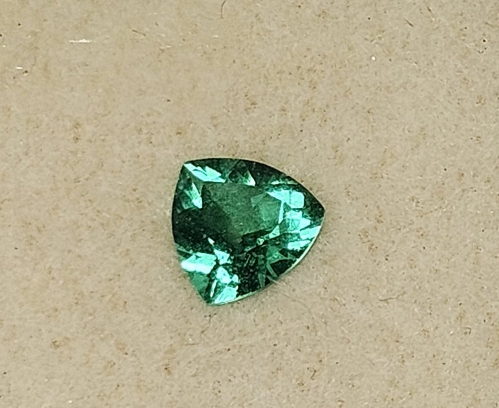 6 mm Mt. St. Helens Obsidianite Gemstone: Item is the exact item in image - Bidder is responsible for all value and grade determination - Please review all terms prior to placing any bids- Any bid is an agreement to all terms and