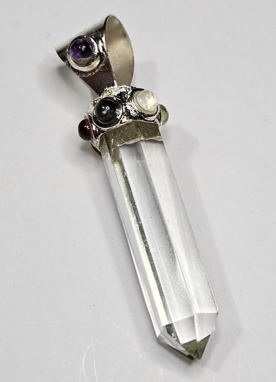 Chakra Quartz Pendant Pint in Silver: Item is the exact item in image - Bidder is responsible for all value and grade determination - Please review all terms prior to placing any bids- Any bid is an agreement to all terms and