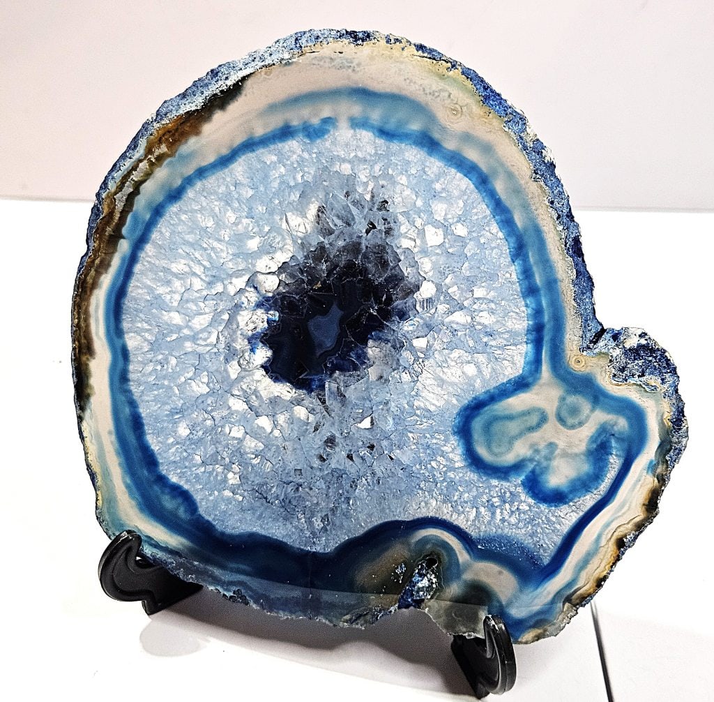Fine Blue Dyed Agate Slab: Items are the exact items in the image - Please refer to the terms and conditions prior to placing any bids- Any bid is an agreement to pay and terms apply -