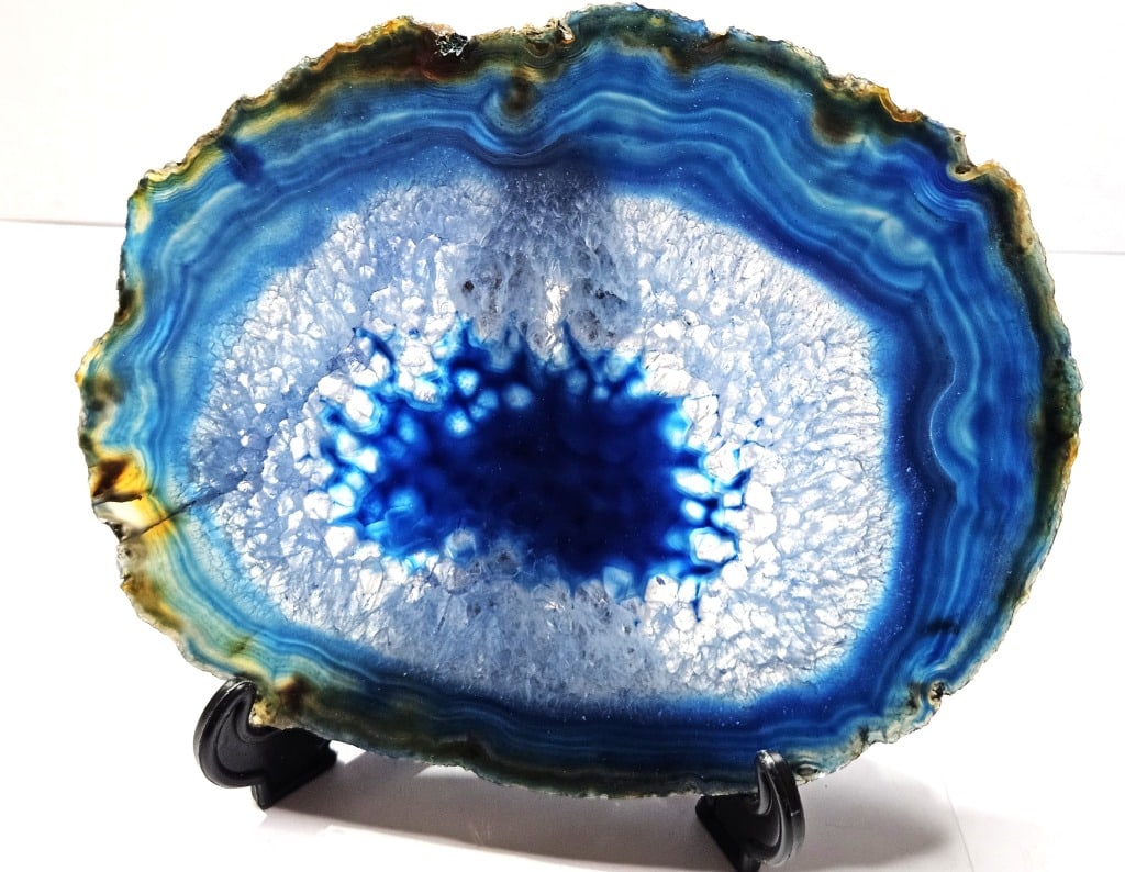 Fine Blue Dyed Agate Slab: Items are the exact items in the image - Please refer to the terms and conditions prior to placing any bids- Any bid is an agreement to pay and terms apply -