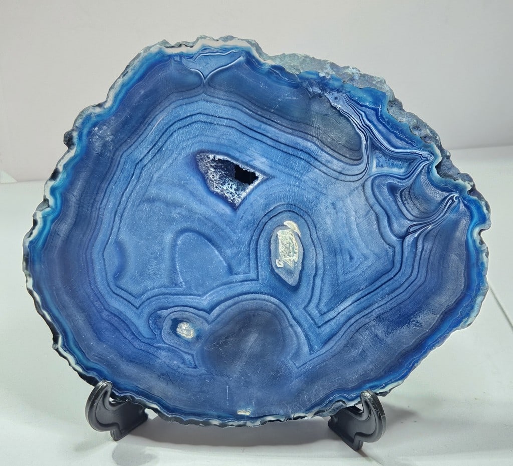 Fine Blue Dyed Agate Slab: Items are the exact items in the image - Please refer to the terms and conditions prior to placing any bids- Any bid is an agreement to pay and terms apply -