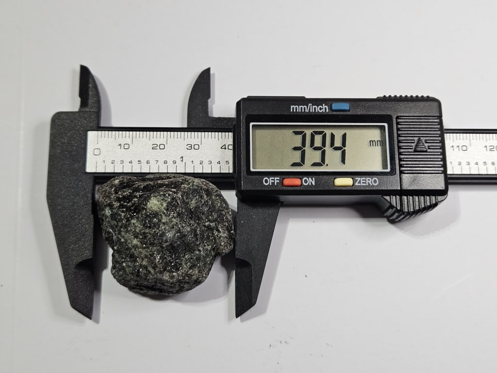 41.82 gram - Natural Rough Mine Cut Emerald Stone - 3