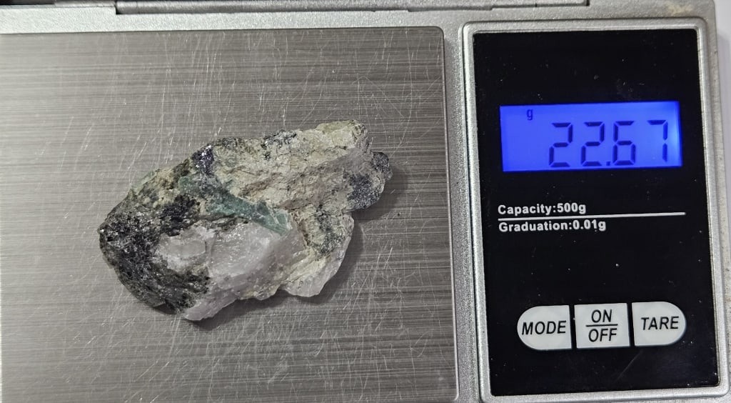 22.67 gram Natural Rough Emerald Specimen - 4