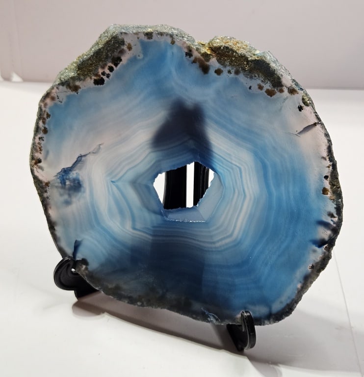 Super Dyed Blue Agate Slab w/ Middle Geode Opening: Items are the exact items in the image - Please refer to the terms and conditions prior to placing any bids- Any bid is an agreement to pay and terms apply -