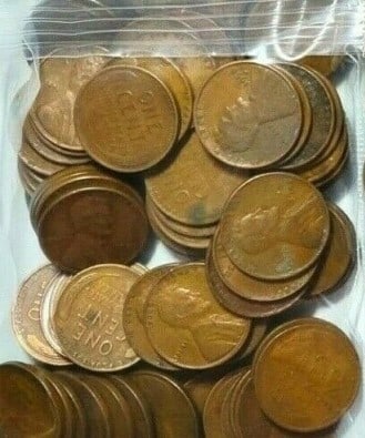 (1) Bag of 100 Lincoln Wheat Cents Unsearched: An unsearched bag counted from large hoard into parcels of 100 pcs.