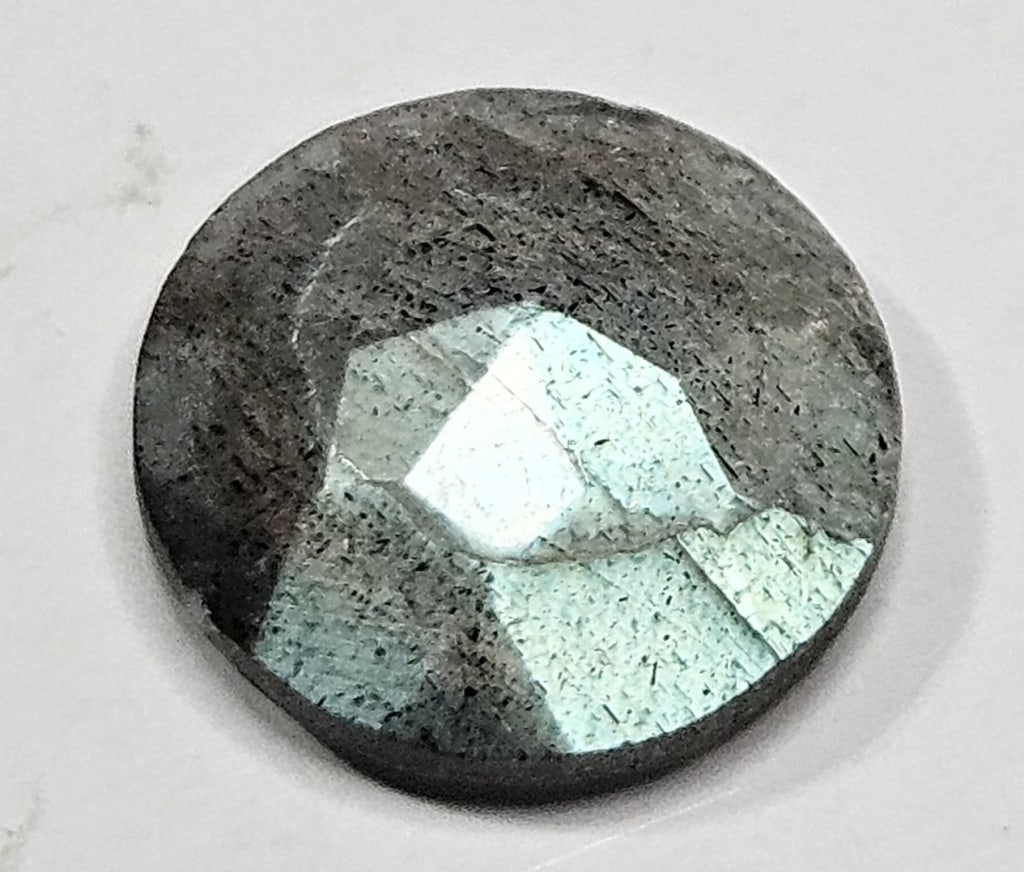 3.45 ct. Natural Labradorite Gemstone - 2