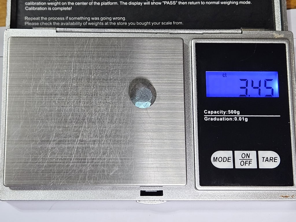 3.45 ct. Natural Labradorite Gemstone - 4