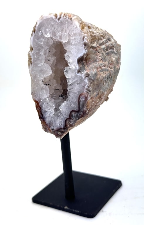 Special Agate Geode on Stand w/ Druzy Center: Item is the exact item in the image - Bidder is responsible for all value and grade determination. Please review all terms and conditions prior to placing any bids-