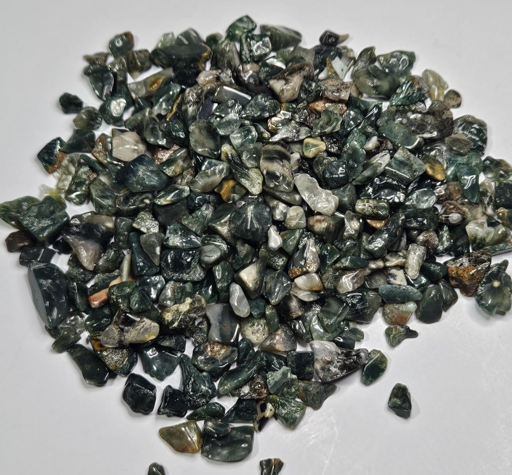 341.60 tcw. Ocean Jasper Tumbeld Chips: Items are as described in the tile - Please use the image to verify the item - Please review the entire terms and conditions prior to placing any bids- All sales final -