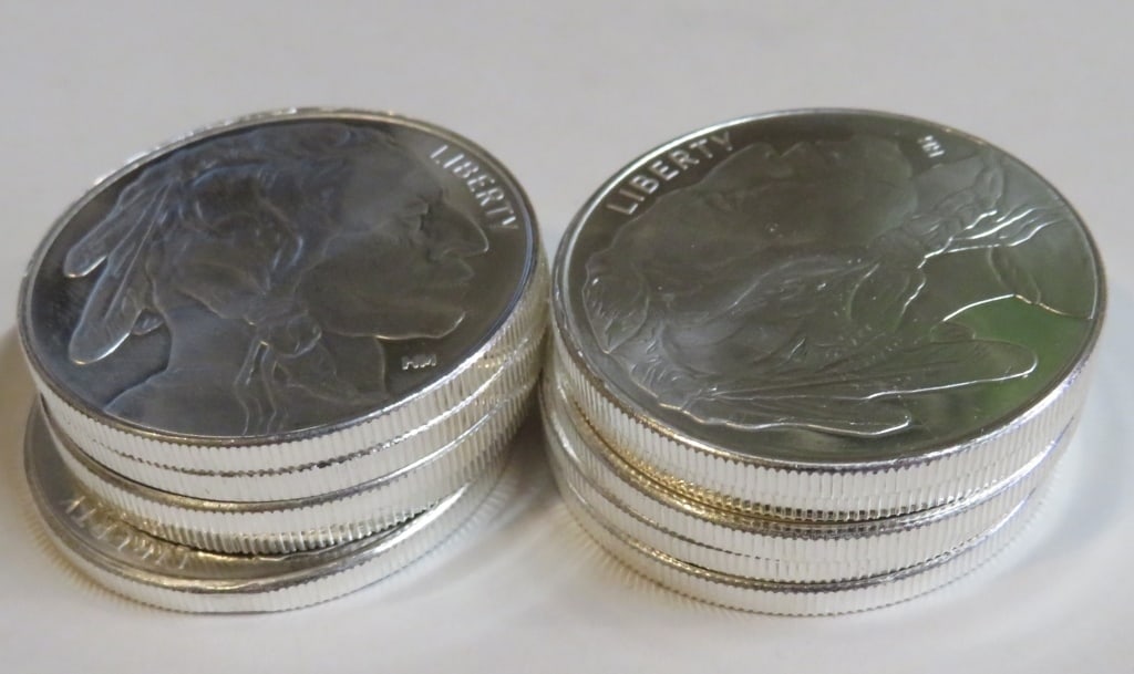 Lot of 10 Buffalo Design 1 oz Silver Rounds: Actual designs may vary - 1 oz Silver Buffalo Design Rounds - Please review all terms prior to placing any bids. Bidder is responsible for all value and grade determination.