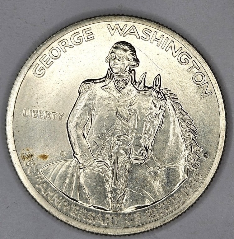 1982 Washington Half Dollar Silver Commemorative: Item is the exact item in the image - Bidder is responsible for all value and grade determination - Please review all terms prior to placing any bids - All sales 
