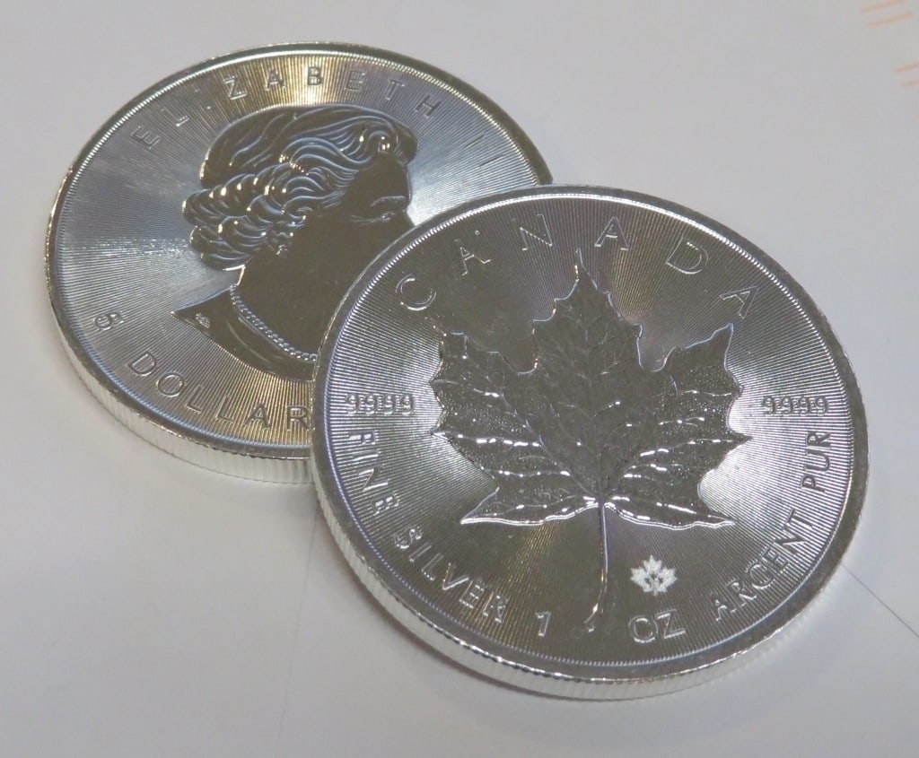 1 oz Silver Canadian Maple Leaf Random Date - 2