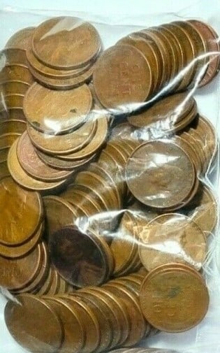 Bag of 100 pcs. Random Date Wheat Cents: An unsearched bag counted from large hoard into parcels of 100 pcs. WInning bidder wins ONE bag of 100 coins.