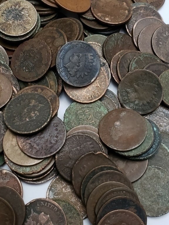 (100) Random Date & Grade Indian Head Cents: Items will be as described in title and shown in image. Please review all terms prior to placing a bid. All bids are acceptance of all terms.