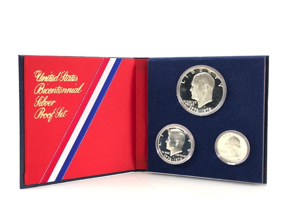 1976 3 Coin Proof Set - In Folding Holder: Items are as shown in the image and described in the title - Please note tht we have more than one of these items and the exact item in the image may not be the item you recieve. Winning bidder will