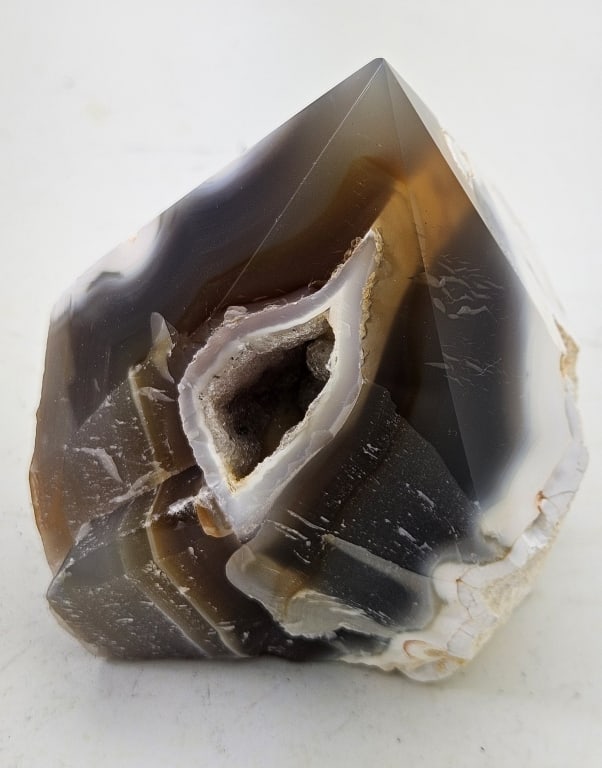 Brazilian Agate w/ Deep Geode Druzy Cavern: Item is the exact item in the image - Please review all terms and conditions prior to placing any bids - Bidder is responsible for all value grade dtermination - All sales final and any bid is an agre