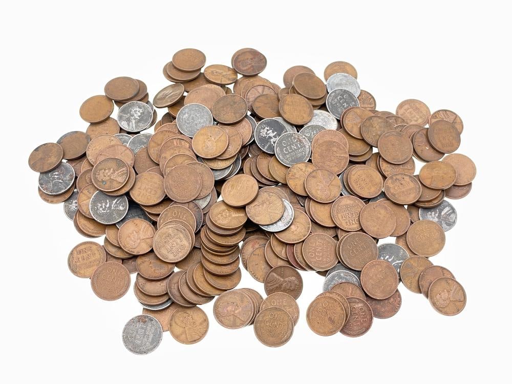 (160) Mixed Date Lincoln Wheat Cents: Items are as shown in the image and described in the title - Please note that we have more than one of these items and the exact item in the image may not be the item you recieve. Winning bidder will