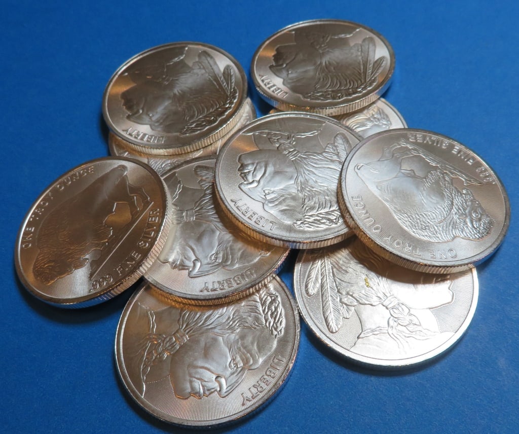 (10) 1 oz Silver Buffalo Design Rounds: Items are as shown in image and described in title- Random date and large bulk lots may be stock images, since we have more than one of the items in the lot.