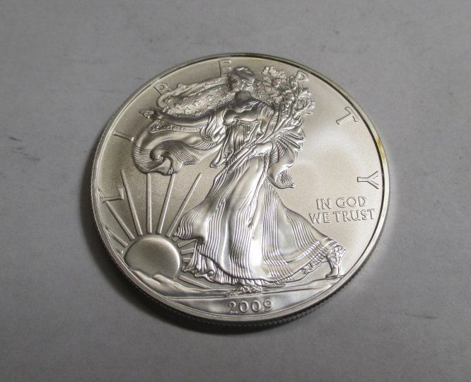 2009 US Silver Eagle CH BU Grade (1 of 2)