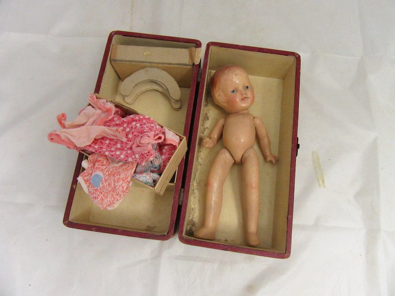 R&B Arranbee Dolls-Nancys Wardrobe: Doll is in AS-IS condition. Includes original wardrobe trunk and original clothes.