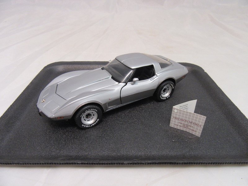 Franklin Mint 1978 Corvette: Great condition. Includes the box, inserts, certificate of authenticity, and instructions.
