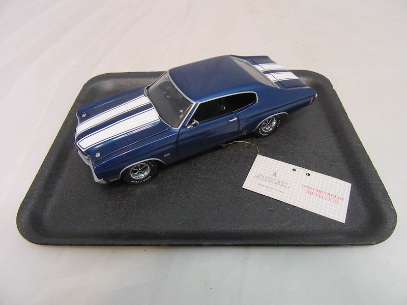 Franklin Mint Precision Model 1970 Chevelle SS 454: Great condition. Includes box, inserts, extra accessories, brochure, diagram, custom nameplate and instructions.