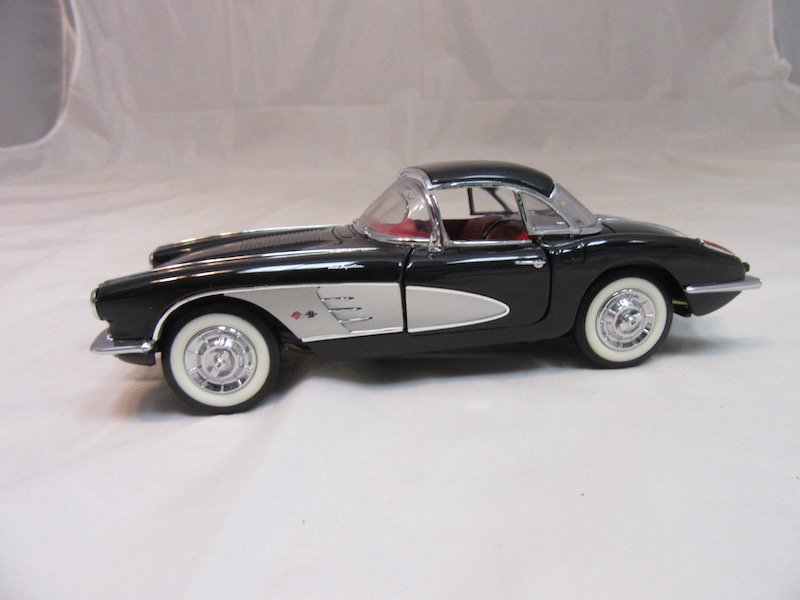 Franklin Mint Precision Models 1958 Corvette: Great condition. Includes the box, inserts, certificate of authenticity, and more.