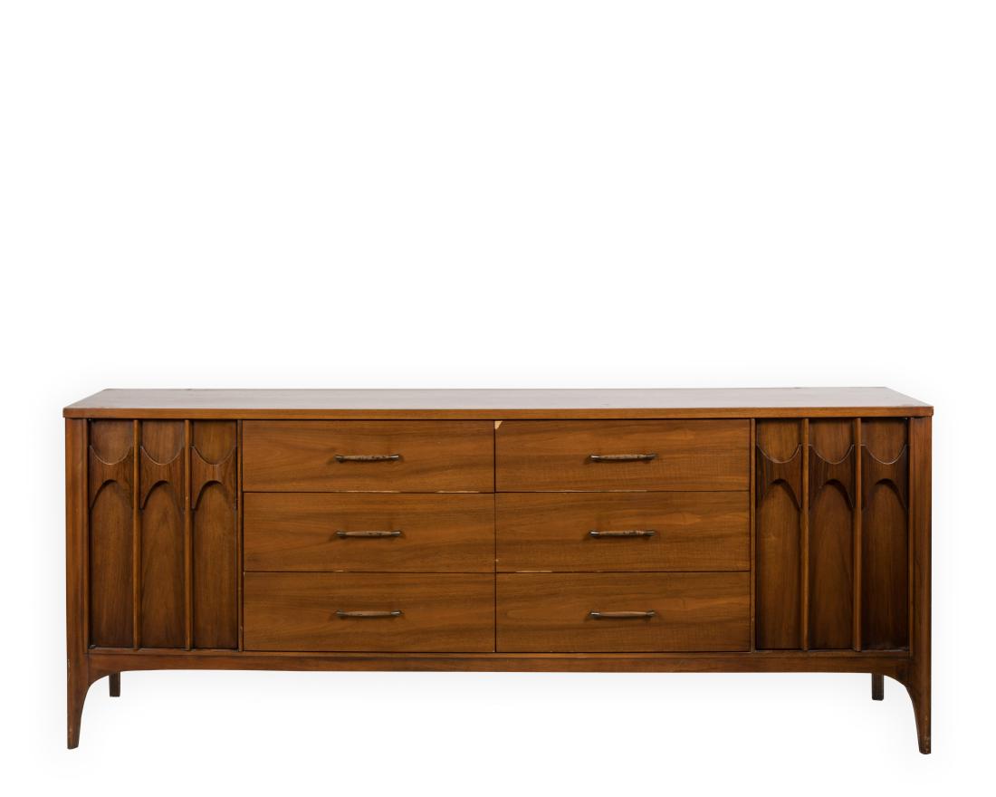 Kent Coffey Perspecta Credenza/Chest (1 of 4)