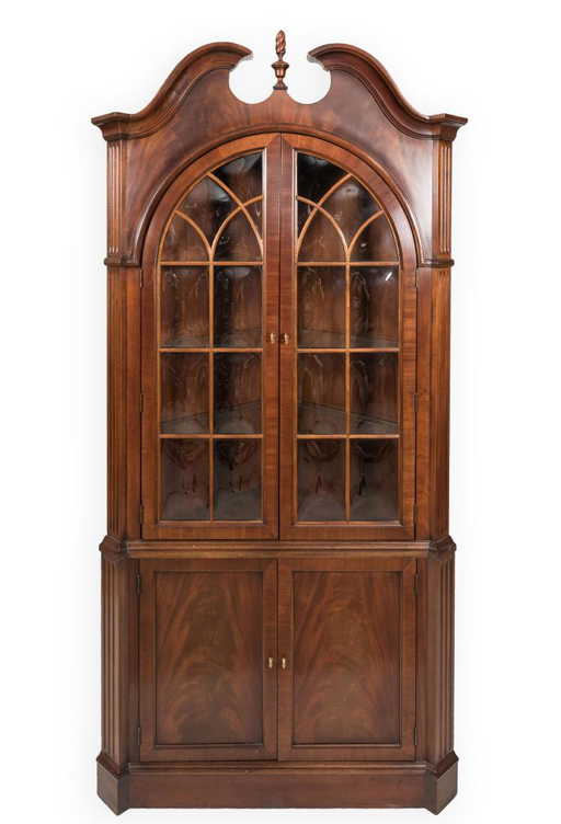 Ethan Allen Mahogany Gl Corner Cabinet