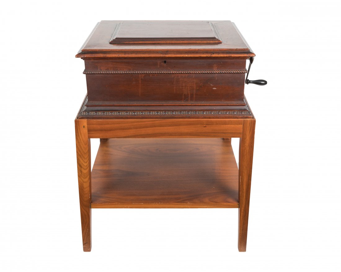 Regina Table Top Music Box on Stand - With Discs (1 of 9)