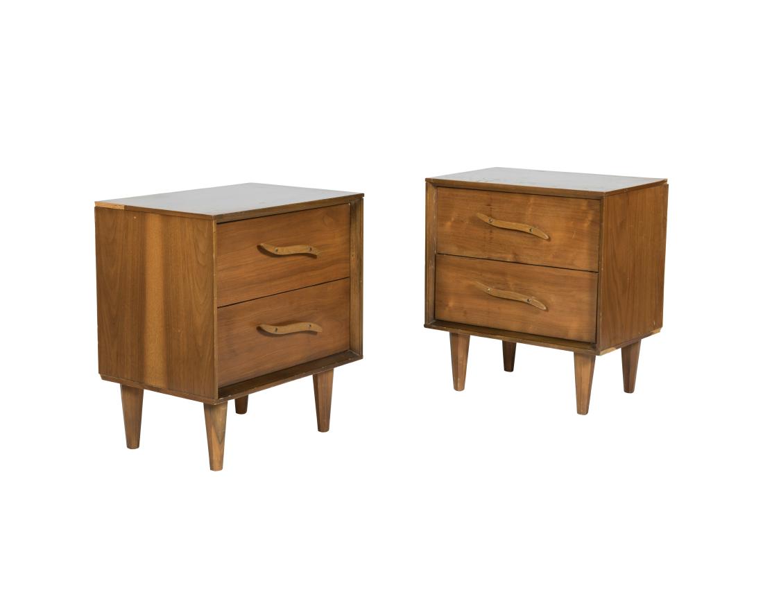 Unagusta Walnut Pair Nightstands (1 of 3)