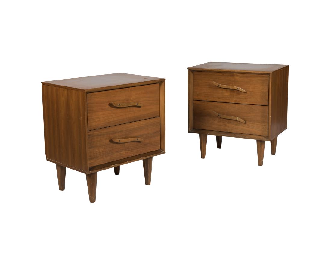 Unagusta Walnut Pair Nightstands (1 of 3)