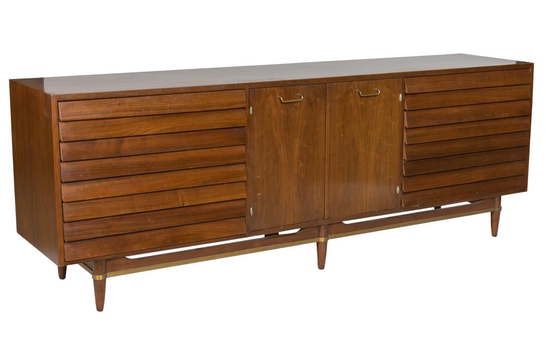 American of Martinsville Credenza/Chest (1 of 5)