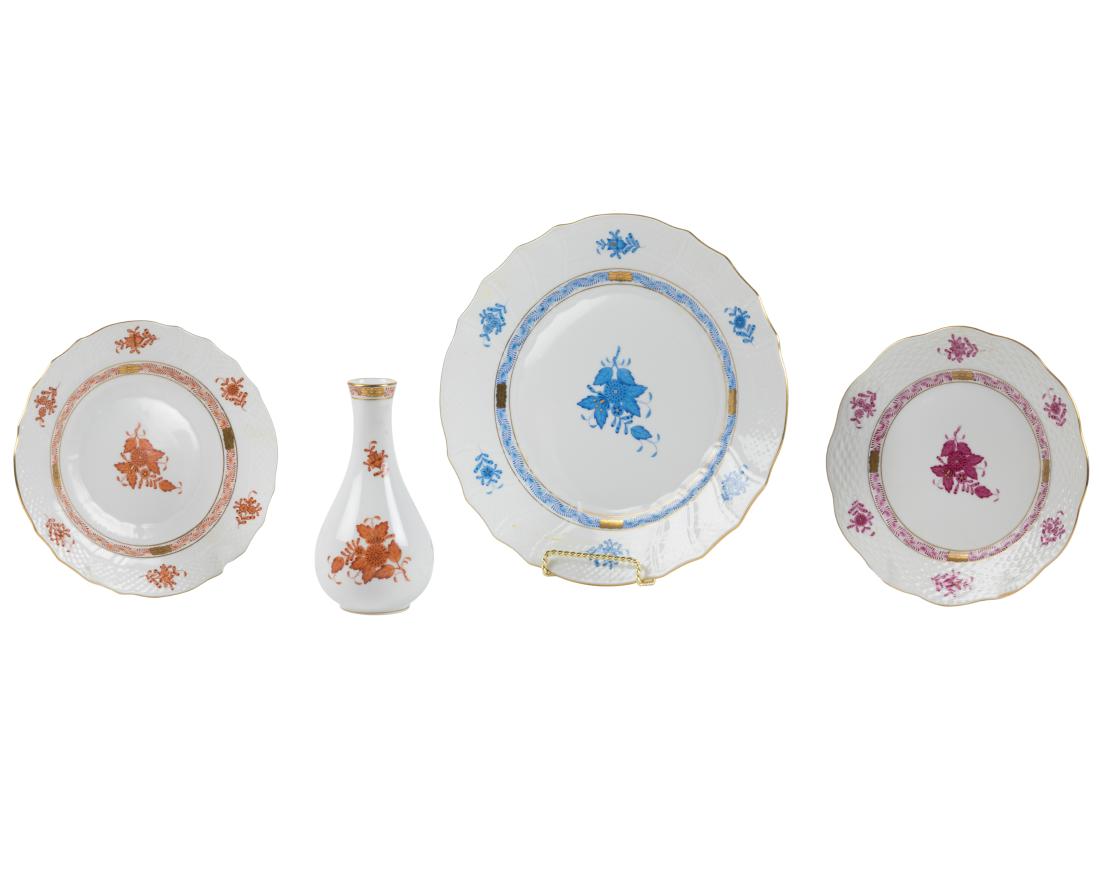 Herend Chinese Bouquet Dinner Plates and Vase (1 of 3)