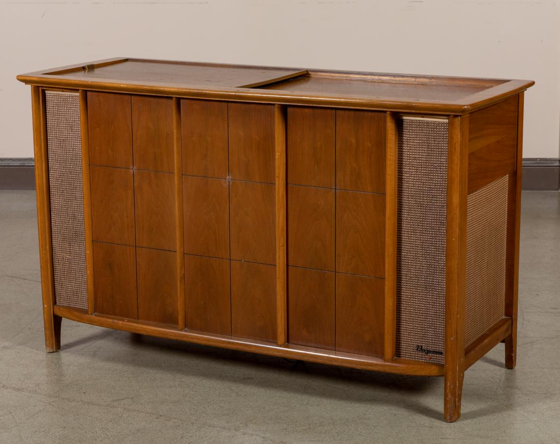 Magnavox HiFi Stereo Cabinet (1 of 4)
